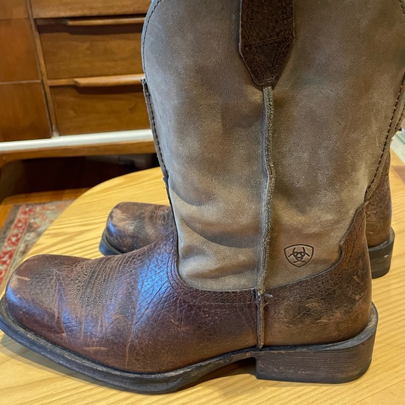 Men’s Ariat Boots. - Picture 4 of 7
